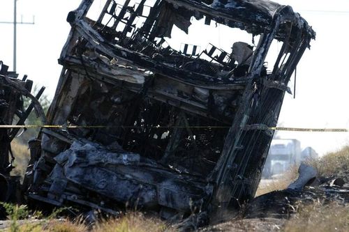 Mexico: Xe tải đầu kéo đâm trực diện xe buýt khiến ít nhất 19 người thiệt mạng