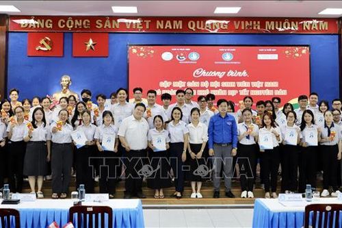 Chăm lo Tết cho cán bộ Đoàn có hoàn cảnh khó khăn