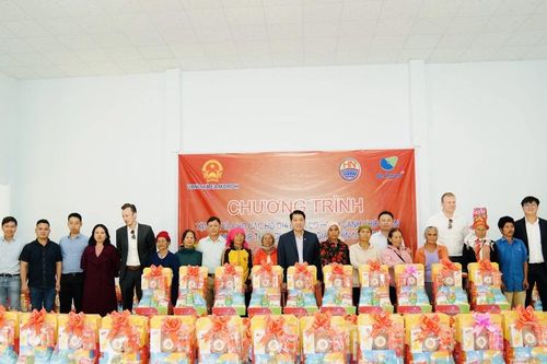 DHN san sẻ tinh thần 'lá lành đùm lá rách' trong dịp Tết 2024