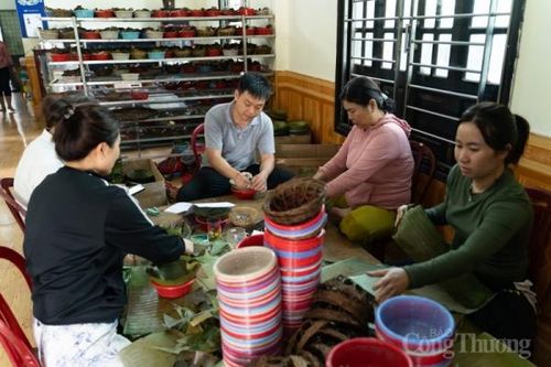 Bánh tổ Quảng Nam 'đỏ lửa' suốt ngày đêm phục vụ nhu cầu dịp Tết
