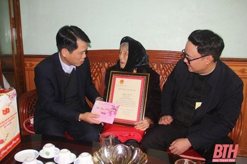 Trưởng Ban Tuyên giáo Tỉnh ủy Đào Xuân Yên thăm, kiểm tra tình hình sản xuất, đời sống Nhân dân huyện Nga Sơn
