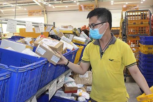 Sản lượng hàng hóa vận chuyển qua Bưu điện tỉnh tăng 10%