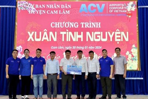 Cảng Hàng không quốc tế Cam Ranh: Tổ chức chuỗi hoạt động 'Xuân tình nguyện'