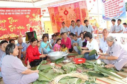 Tết yêu thương