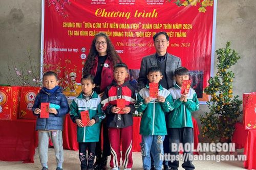 Nhiều hoạt động thiện nguyện ý nghĩa tại chương trình Chung vui 'Bữa cơm tất niên đoàn viên' Xuân Giáp Thìn 2024