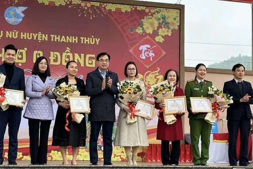 'Phiên chợ 0 đồng' Xuân ám áp Tết yêu thương tại Thanh Thủy
