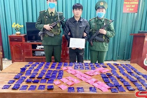Bắt đối tượng mua bán trái phép 30.000 viên ma túy tổng hợp