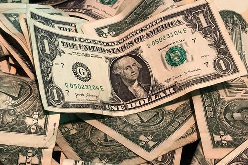 HSBC dự báo sức mạnh đồng USD vẫn tăng trong năm 2024