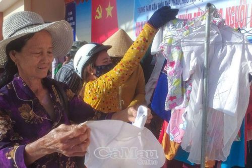 'San sẻ yêu thương, đong đầy hạnh phúc'