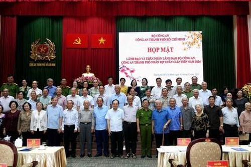 Công an TPHCM gặp mặt các đồng chí nguyên lãnh đạo nhân dịp Xuân Giáp Thìn