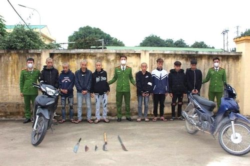 Bắt nhóm thiếu niên dùng hung khí cướp tài sản