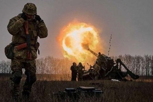 Nga bắn cháy kho đạn, nhiên liệu của Ukraine ở hữu ngạn sông Dnipro