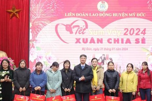 Ấm áp 'Tết sum vầy - Xuân chia sẻ' ở Mỹ Đức