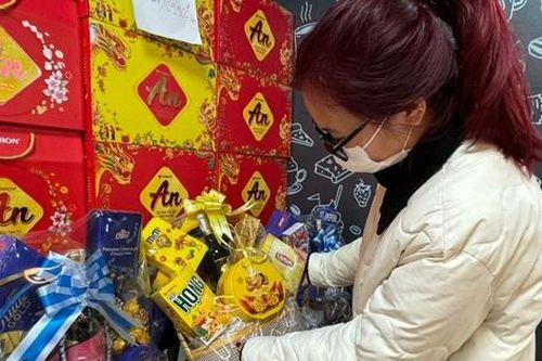 Chiến tranh lạnh vì chồng biếu Tết bố mẹ 15 triệu đồng, vợ nói 'quá nhiều'