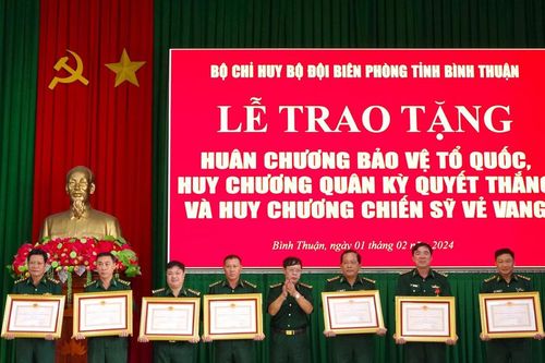 Bình Thuận: Trao tặng 141 Huân, Huy chương của Chủ tịch nước cho bộ đội biên phòng