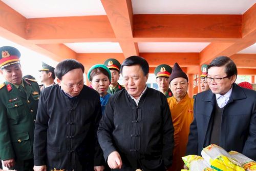 Ủy viên Bộ Chính trị Nguyễn Xuân Thắng thăm, chúc Tết tại Quảng Ninh