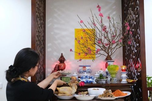 Vì sao người Việt có tục thờ cúng tổ tiên?