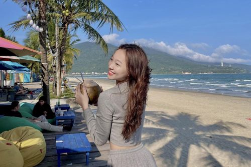 Du lịch trước Tết để tiết kiệm, tránh xếp hàng check-in