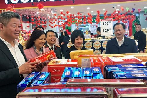Hà Nội không thiếu hàng phục vụ nhu cầu mua sắm của người dân