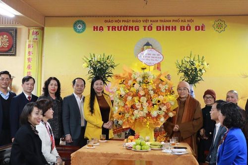 Lãnh đạo TP Hà Nội thăm, chúc Tết Phân ban Ni giới Trung ương
