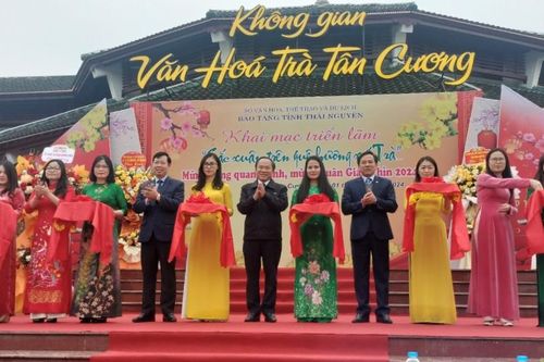 Khai mạc triển lãm 'Sắc Xuân trên quê hương xứ trà'