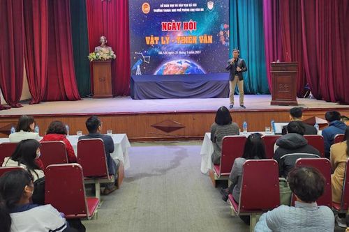 Truyền cảm hứng cho học sinh ở môn học mới Thiên văn học và Vật lý thiên văn