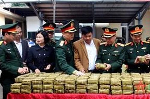 Tổng cục Hậu cần tổ chức Phiên chợ 0 đồng tại xã Cần Kiệm, huyện Thạch Thất, thành phố Hà Nội