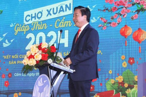 Khai mạc Chợ xuân Giáp Thìn Cẩm Lệ 2024