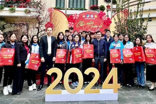 Chia sẻ Tết ấm áp với cán bộ Đoàn - Hội có hoàn cảnh khó khăn