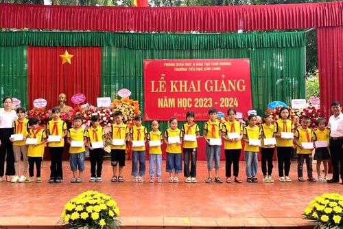 Trường Tiểu học Kim Long: Lá cờ đầu trong các phong trào thi đua dạy và học