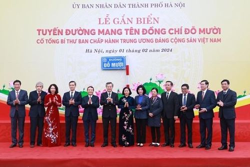 Gắn biển tuyến đường mang tên cố Tổng Bí thư Đỗ Mười