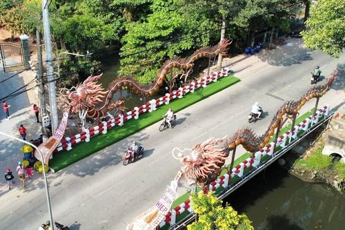 'Song long cầu Bà Sảng' rồng gốm độc lạ Bình Dương
