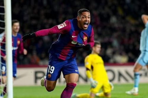 Barcelona thắng hú vía Osasuna