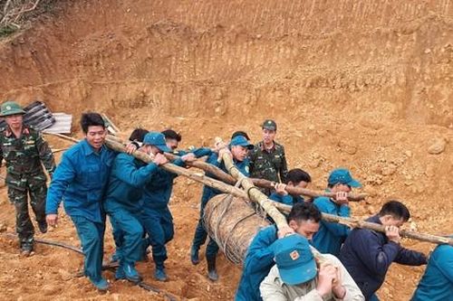 Đào móng nhà, kinh hãi phát hiện quả bom 3 tạ còn nguyên kíp nổ