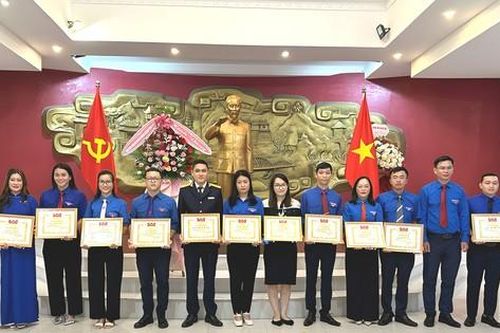 Tuyên dương 12 đảng viên trẻ tiêu biểu