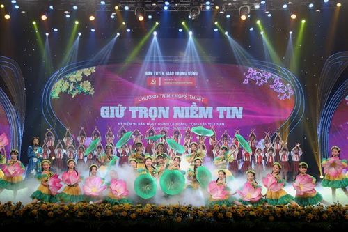 Chương trình nghệ thuật 'Giữ trọn niềm tin': Rạng rỡ 94 mùa xuân có Đảng