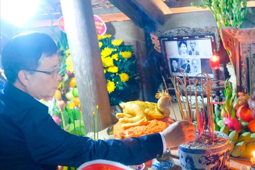 Trang trọng lễ giỗ Bà Hoàng Thị Loan lần thứ 123