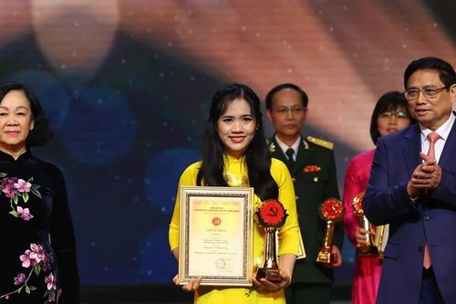 Báo VietnamPlus lần thứ hai liên tiếp giành Giải A Búa Liềm Vàng