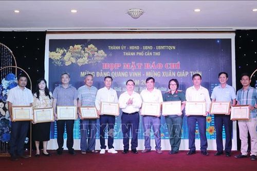Tạo điều kiện thuận lợi nhất để báo chí thực hiện tốt tôn chỉ mục đích