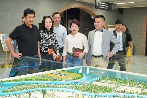 Lãi hơn nghìn tỷ một quý, Novaland trả lương bao nhiêu cho lãnh đạo?