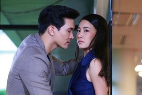 Gặp lại vợ cũ sau 6 năm ly hôn, tôi phát ghen khi cô ấy mua ô tô cho chồng mới
