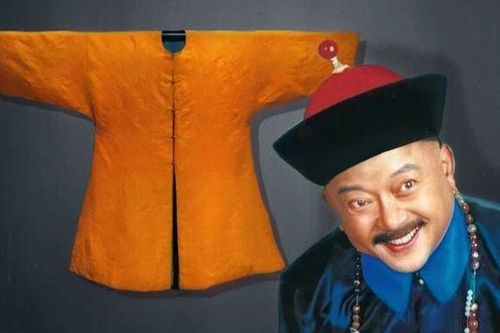 Hòa Thân sung sướng khoe Kỷ Hiểu Lam được vua ban cho 'áo miễn tội chết' – Chiếc áo như vậy có tồn tại?