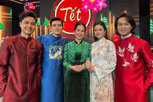 NSND Lan Hương khoe ảnh tụ họp cùng 3 cậu con trai và dâu cả, visual cực phẩm khiến dân tình mê mệt