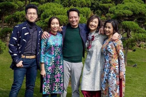 Gia đình Mỹ Linh chào đón rể Tây về ăn Tết, mối quan hệ với con riêng của chồng ra sao?