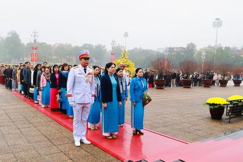 Đảng bộ cơ quan TƯ Hội LHPN Việt Nam kỷ niệm 94 năm Ngày thành lập Đảng