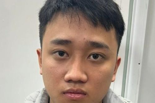Hà Nội: Nam thanh niên cướp tiệm vàng mang tặng người yêu