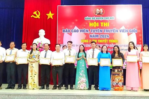 Chợ Mới thi báo cáo viên, tuyên truyền viên giỏi