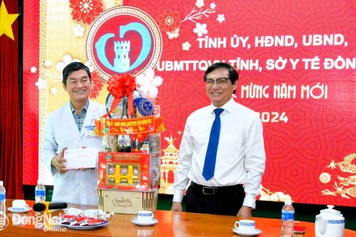 Phó chủ tịch UBND tỉnh Nguyễn Sơn Hùng thăm, chúc Tết các bệnh viện