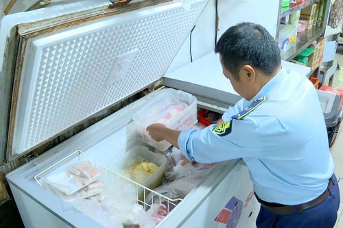 Xử phạt gần 150 triệu đồng đối với các cơ sở vi phạm về an toàn thực phẩm
