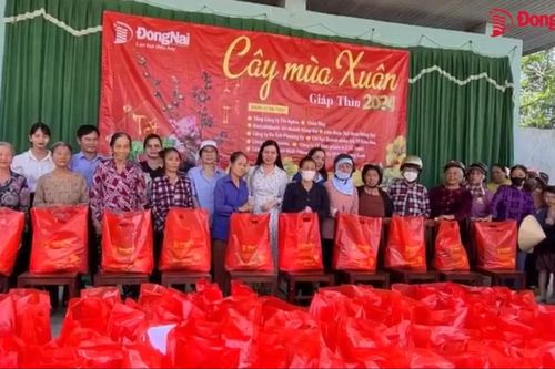 Báo Đồng Nai trao 100 phần quà Cây mùa xuân tại xã Đắc Lua, Tân Phú